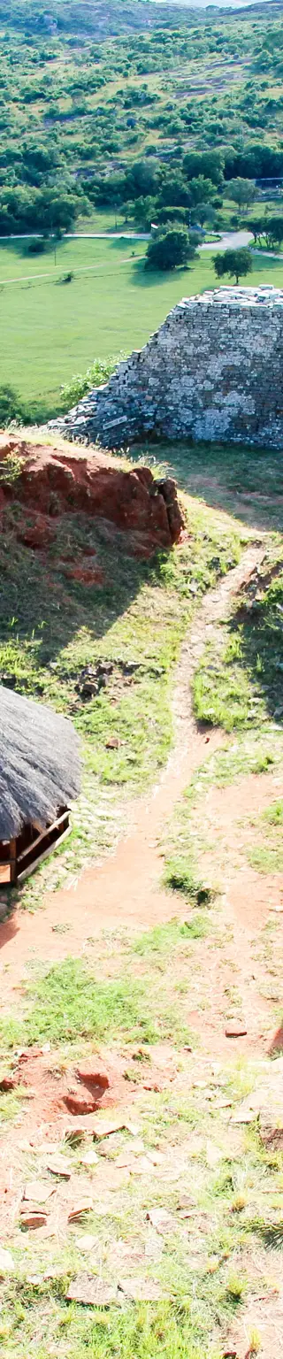 Bestaune die «Simbabwe-Vögel» in den Ruinen von Gross-Simbabwe